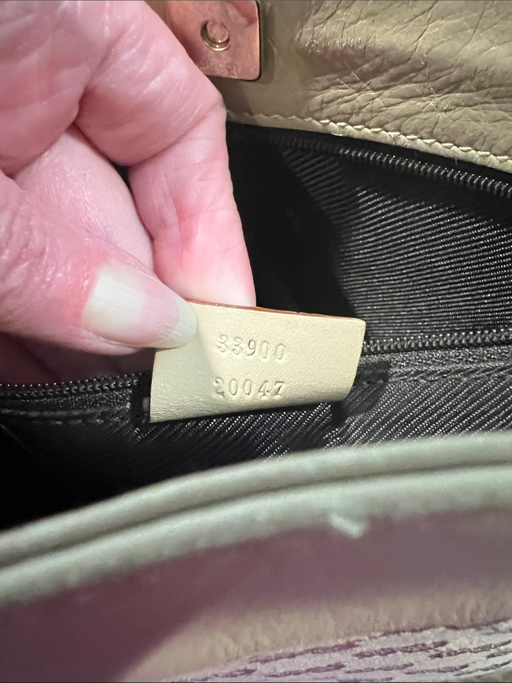 Gucci Tan Monogram Shoulder Bag - Picture 8 of 13